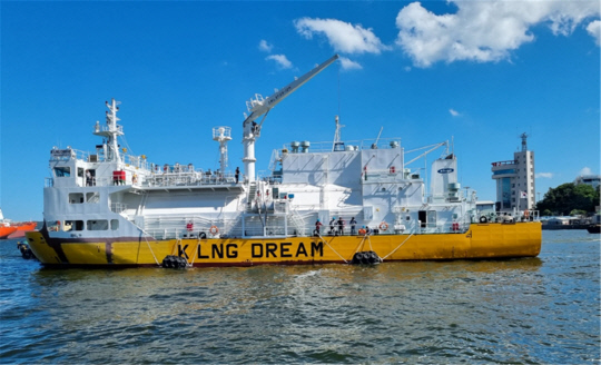 선박해양연이 자체 개발한 LNG 벙커링 실증 선박인 'K LNG 드림호' 모습. 선박해양연 제공